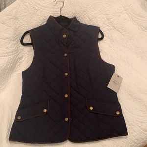 Insulated quilted vest. Size: medium